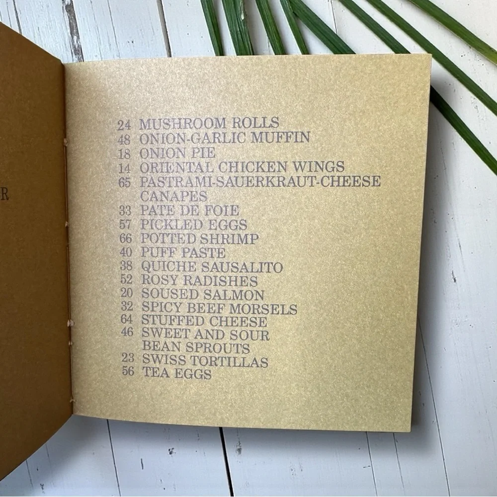 Hors D’Oeuvre – Vintage 1967 Cocktail Party Recipe Book | Dust Jacket